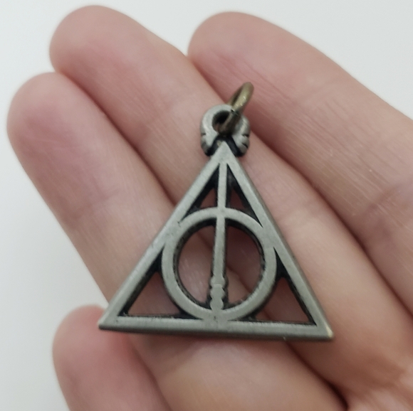 Harry Potter Deathly Hallows Pendant Triangle Geometric Symbol - Picture 2 of 6